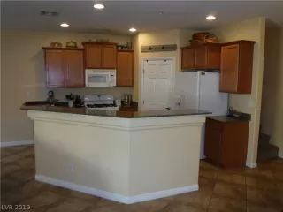 Photo #3: 2102125 Listing