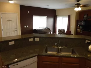 Photo #5: 2102125 Listing