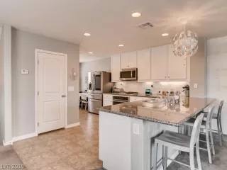 Photo #6: 2102180 Listing 