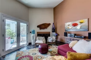 Photo #5: 2102211 Listing