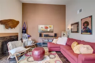 Photo #6: 2102211 Listing