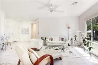 Photo #5: 2102244 Listing