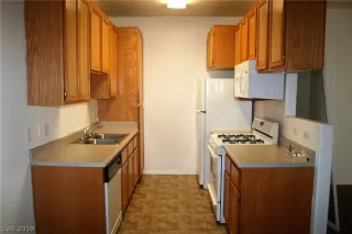 Photo #1: 2102253 Listing