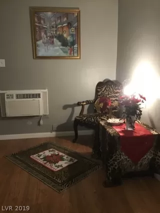 Photo #5: 2102261 Listing