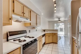 Photo #3: 2102388 Listing 