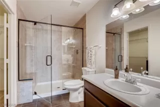 Photo #4: 2102388 Listing 