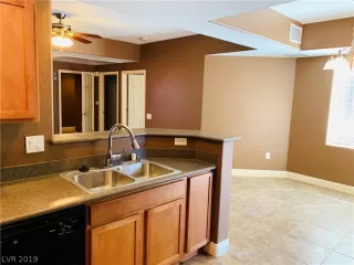 Photo #3: 2102440 Listing