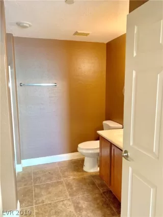 Photo #6: 2102440 Listing