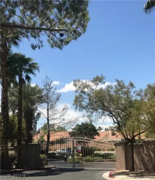 Photo #3: 2102447 Listing