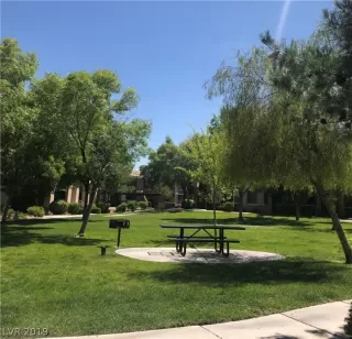 Photo #5: 2102447 Listing