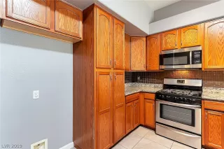 Photo #4: 2102459 Listing