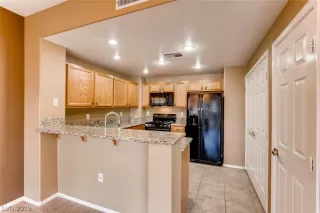 Photo #3: 2102464 Listing 