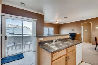 Photo #5: 2102602 Listing