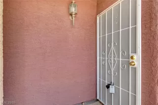 Photo #2: 2102621 Listing