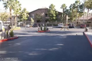 Photo #1: 2102644 Listing