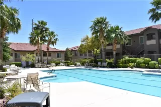 Photo #2: 2102644 Listing