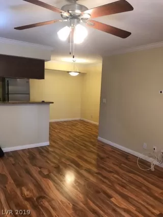 Photo #4: 2102661 Listing