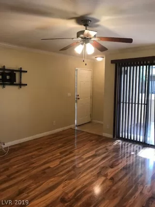 Photo #5: 2102661 Listing