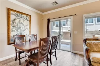 Photo #5: 2102685 Listing