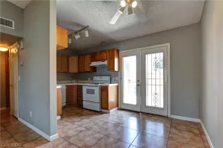 Photo #3: 2102697 Listing