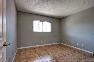 Photo #5: 2102697 Listing