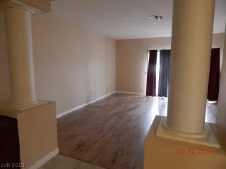 Photo #3: 2102711 Listing 