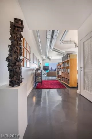 Photo #1: 2102755 Listing