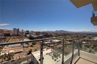 Photo #2: 2102755 Listing