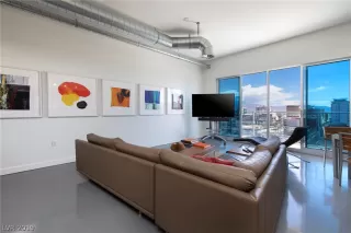 Photo #6: 2102755 Listing