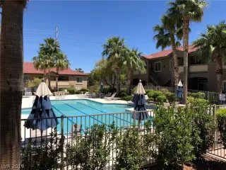 Photo #3: 2102772 Listing