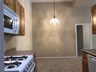 Photo #4: 2102772 Listing