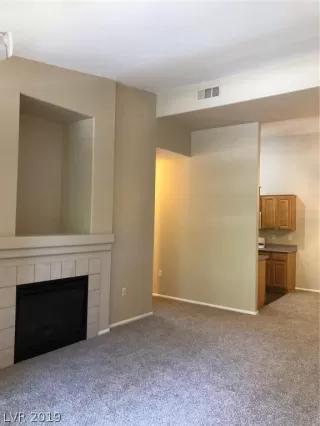 Photo #5: 2102772 Listing