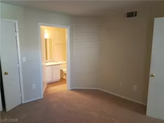 Photo #4: 2102775 Listing 