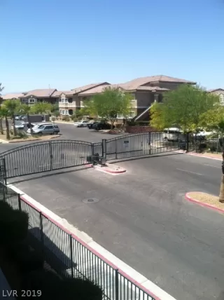 Photo #5: 2102803 Listing