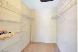 Photo #5: 2102829 Listing 