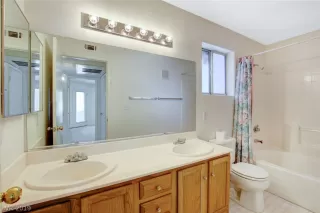 Photo #6: 2102829 Listing 