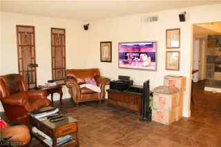 Photo #2: 2102843 Listing