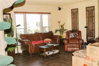 Photo #3: 2102843 Listing