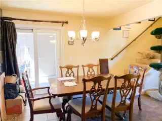 Photo #5: 2102843 Listing