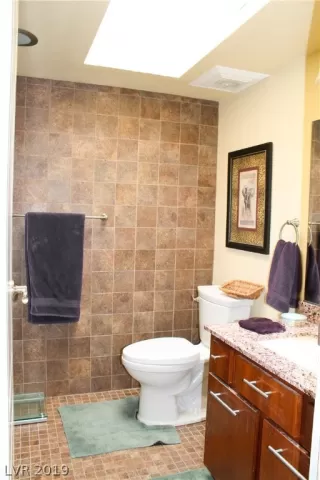 Photo #6: 2102843 Listing