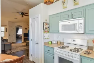 Photo #6: 2102850 Listing