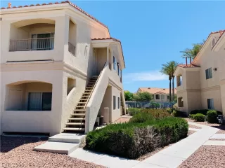 Photo #1: 2102944 Listing