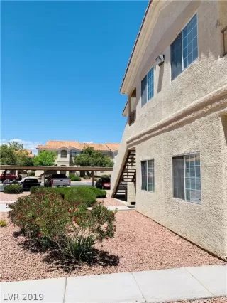 Photo #3: 2102944 Listing