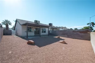 Photo #2: 2102986 Listing 