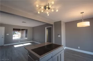 Photo #6: 2102986 Listing 