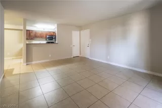 Photo #4: 2103015 Listing