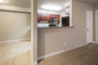 Photo #5: 2103015 Listing