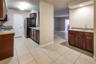 Photo #6: 2103015 Listing