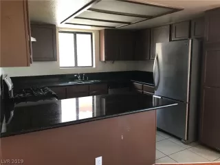 Photo #3: 2103029 Listing 