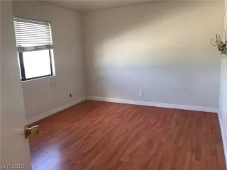 Photo #5: 2103029 Listing 